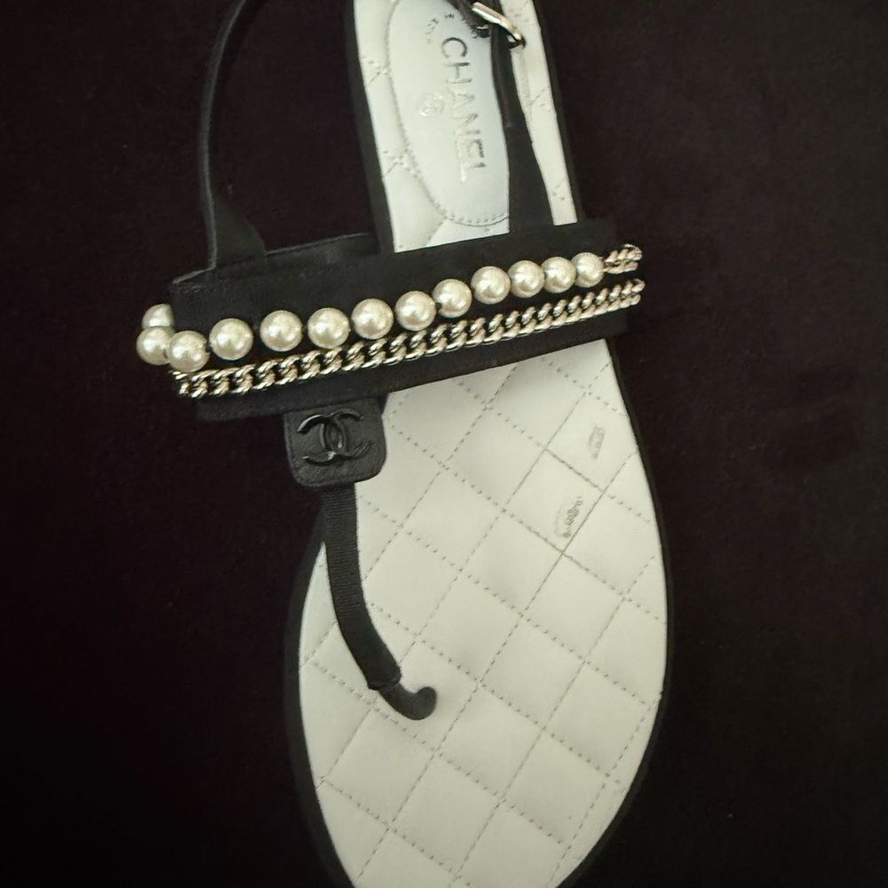 CHANEL Black and White Quilted Sandals floor sample minor scratches on bottom